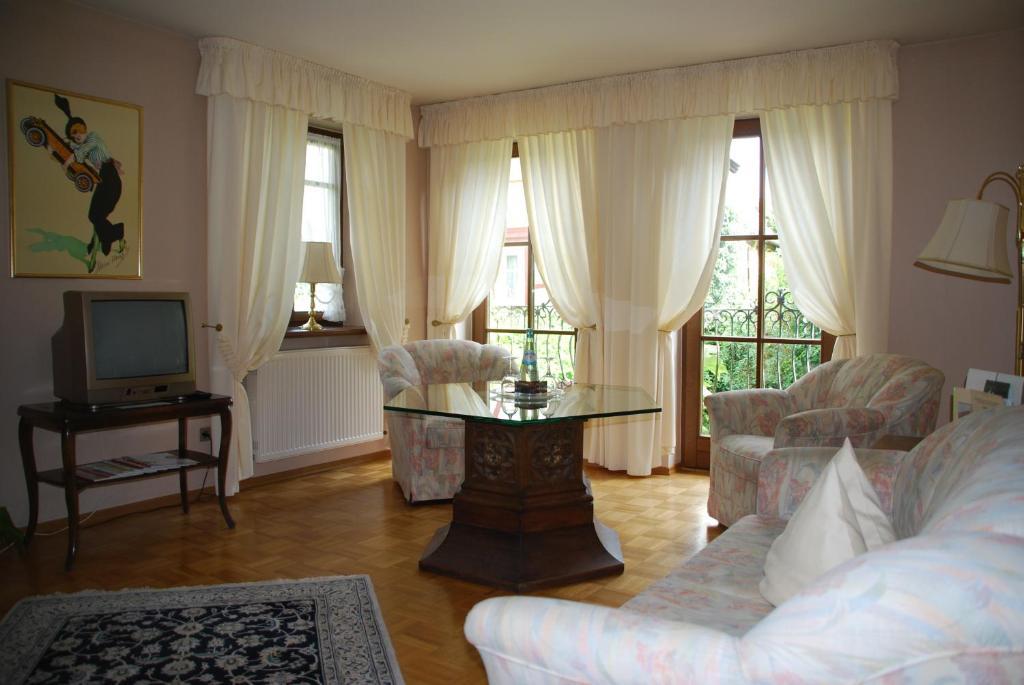 Hotel Krone Laudenbach  Quarto foto