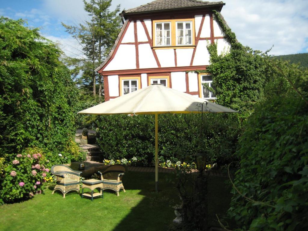 Hotel Krone Laudenbach  Exterior foto